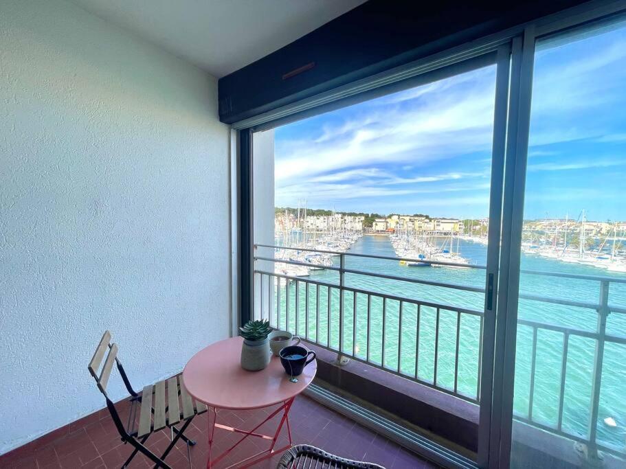 Appartement Vue Sur Le Port Груиссан Экстерьер фото
